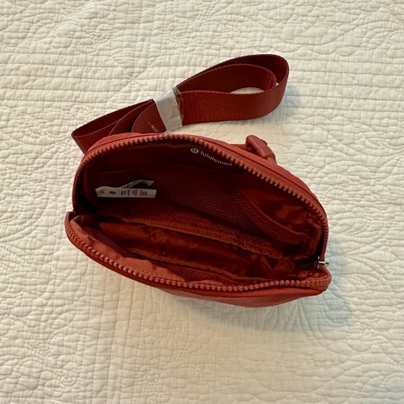 NWT Lululemon Everywhere Belt Bag 1L Terra Orange Fall Limited Color - Picture 5 of 6